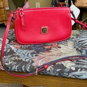 Near new Dooney & Bourke Lexi Saffiano leather crossbody.